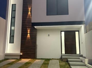 Casa de 3 habitaciones, Tequisquiapan · Casa en Venta en Tequisquiapan Jardin y Roof Garden