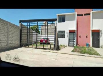 Casa de 2 habitaciones, Zapopan · Treboles Residencial Casa con Excedente