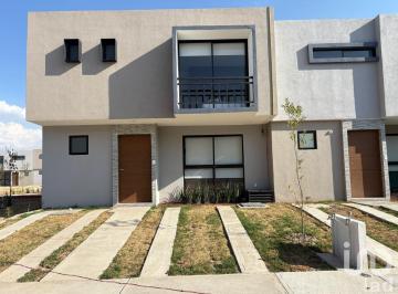 Casa · 112m² · 3 Recámaras · 2 Estacionamientos · Venta de Casa en Frac Novovento