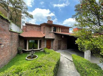 Casa · 690m² · 3 Recámaras · 6 Estacionamientos · Casa en Loma de La Palma en Lomas de Vista Hermosa