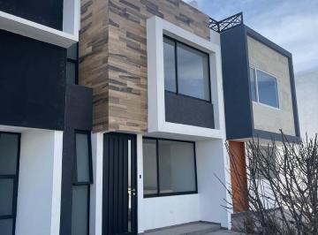 Casa · 143m² · 3 Recámaras · 2 Estacionamientos · Ae *casa en Venta en Fraccionamiento Las Cumbres, Carr. Federal México - Puebla.