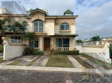 Casa · 159m² · 3 Recámaras · 2 Estacionamientos · Casa en Fraccionamiento Residencial La Joya