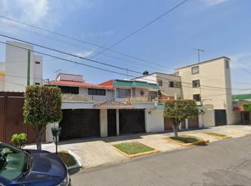 Casa de 3 habitaciones, Tlalnepantla de Baz · Casa en Remate Ubicada en Viveros de La Loma, Tlalnepantla