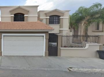 Casa 250m² Venta  · Preciosa Casa en Remate en Dr. Cristian Bernard, Alpes Norte, Saltillo, Coahuila.
