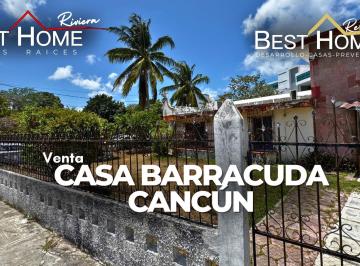 Casa · 350m² · 2 Recámaras · 2 Estacionamientos · Se Vende Casa de 350 m² Calle Barracuda, Cancún