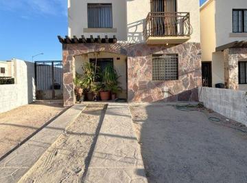 Casa · 143m² · 3 Recámaras · 3 Estacionamientos · Casa en Venta en Aranjuez Residencial