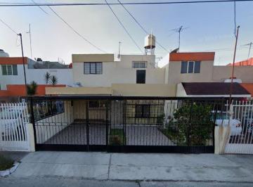 Casa de 3 habitaciones, Guadalajara · Casa en Venta Colonia Jardines Alcalde por Remate, Excelente Oportunidad!