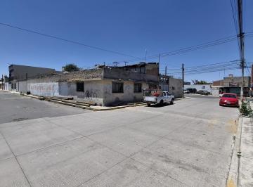 Terreno / Lote · 706m² · Terreno en Venta en Esquina en Av en Altamirano y Cuauhtémoc