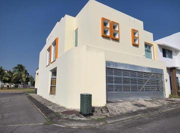 Casa · 286m² · 3 Recámaras · 3 Estacionamientos · Casa en Venta en Lomas Residencial Alvarado Veracruz Riviera Veracruzana
