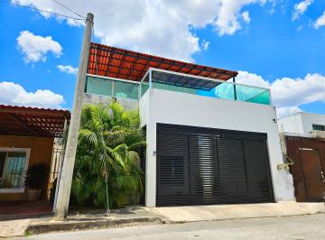 Casa de 5 habitaciones, Mérida · Casa en Venta Amueblada y con Paneles Solares en Las Americas