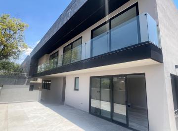 Fachada Principal · Imponente Residencia a Estrenar