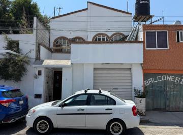 Casa de 4 habitaciones, Pachuca · Venta de Casa con Local Comercial Frente Peni