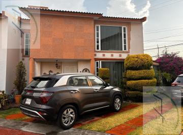 Casa · 181m² · 3 Recámaras · 3 Estacionamientos · Casa - Coaxustenco