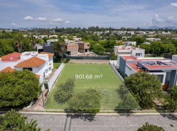 Terreno / Lote · 901m² · Terreno Arroyo 8 Las Lomas Club de Golf