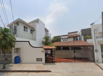 Casa de 4 habitaciones, Tampico · Casa en Venta Colonia Lomas de Rosales por Remate, Excelente Oportunidad!