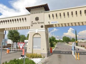 Casa de 3 habitaciones, Querétaro · Vendo Casa en Puerta Verona! 204