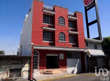Edificio · 911m² · 6 Recámaras · 4 Estacionamientos · Edificio en Venta, Ubicación Estratégica Sobre Av Boulevard Tepic - Xalisco, con Rentas Activas.
