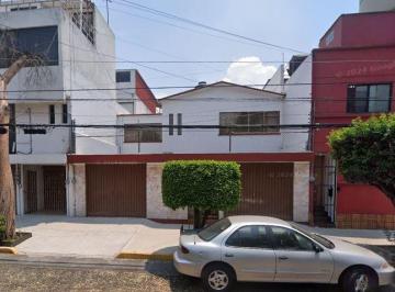 Casa de 3 habitaciones, Coyoacán · Casa en Venta Colonia del Carmen por Remate, Excelente Oportunidad!