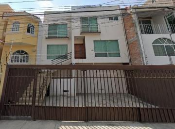 Casa de 4 habitaciones, Corregidora · Casa en Venta Colonia Tejeda por Remate, Excelente Oportunidad!