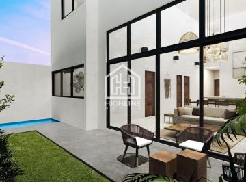 Casa · 152m² · 3 Recámaras · 2 Estacionamientos · Casa en Venta en Playa del Carmen 3 Habitaciones Alberca Privada a Minutos del Mar