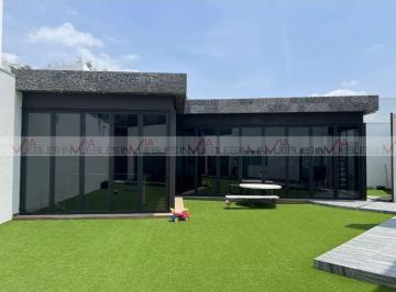 Casa · 500m² · 3 Recámaras · 6 Estacionamientos · Casa en Venta en Monterrey