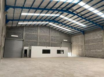 Bodega comercial · 800m² · 4 Estacionamientos · Bodega en Renta en Santa Catarina