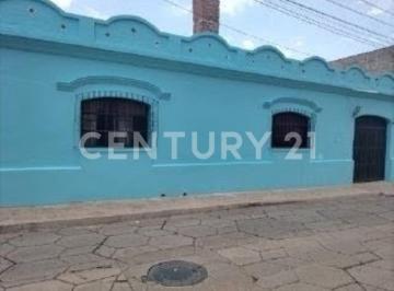 Casa · 238m² · 2 Recámaras · 2 Estacionamientos · Casa en Venta Barrio de La Merced, a 400 m, del Centro San Cristobal de Las Casa