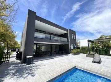 Casa de 3 habitaciones, Querétaro · Altos de Juriquilla - Casa Amueblada, Cuarto de Servicio, 3 Recamaras. Venta