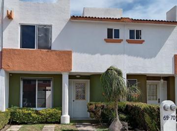 Casa en condominio de 3 habitaciones, Querétaro · Casa X Hospital Ángeles