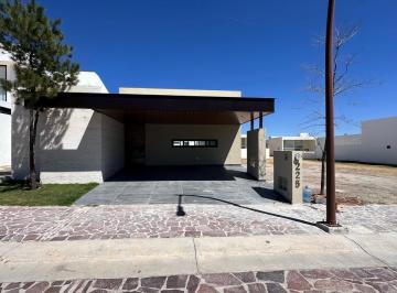 Casa de 3 habitaciones, León · Casa Nueva en Venta en La Campiña del Bosque un Piso