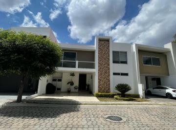 Casa · 244m² · 3 Recámaras · 2 Estacionamientos · Casa en Venta Parque Guanajuato Lomas de Angelópolis Cholula Puebla.