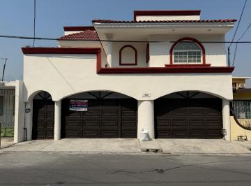 Casa de 4 habitaciones, Monterrey · Casa en Venta en Col Croc, Monterrey