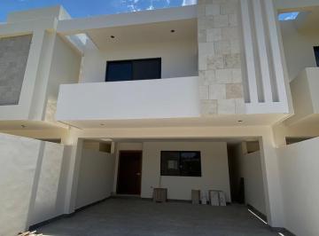 Casa · 225m² · 3 Recámaras · 2 Estacionamientos · Casa en Venta Col Ampliacion Unidad Nacional Ciudad Madero Tamaulipas