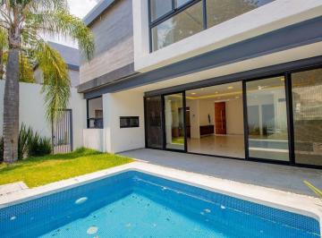 Casa · 320m² · 4 Recámaras · 2 Estacionamientos · Casa en Fraccionamiento Jardines de Delicias