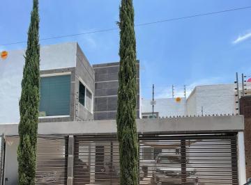 Casa · 205m² · 3 Recámaras · 3 Estacionamientos · Casa en Venta en Villa Magna