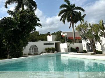 Casa · 350m² · 5 Recámaras · 2 Estacionamientos · Venta Casa 5rec Av Huayacan