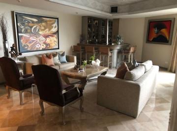 Casa · 670m² · 3 Recámaras · 6 Estacionamientos · Residencia de Lujo en Venta en Balcones del Valle Spgg