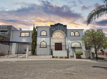 Casa de 5 habitaciones, Querétaro · Casa en Venta o Renta en Real de Juriquilla Queretaro