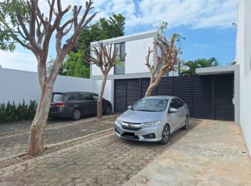 Departamento de 2 habitaciones, Mérida · Townhouse con Paneles Solares, en Renta en Altabrisa