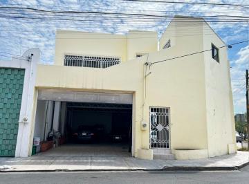 Casa · 340m² · 5 Estacionamientos · Casa en Venta, Mitras Centro, Monterrey