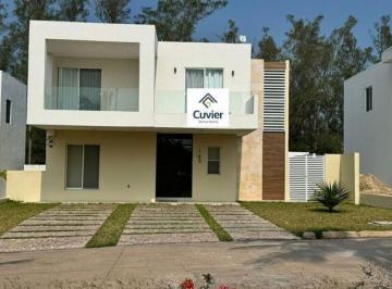 Casa · 175m² · 3 Recámaras · 4 Estacionamientos · Casa en Fraccionamiento Residencia Velamar