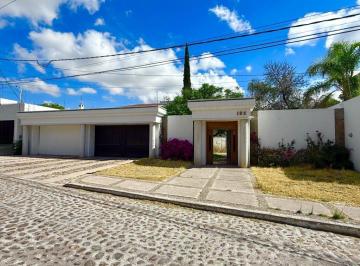 Casa de 5 habitaciones, Aguascalientes · Casas en Venta en Aguascalientes Norte en La Herradura Super Amplia