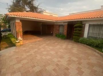 Casa de 4 habitaciones, Chihuahua · Casa en Renta, Lomas del Santuario, Una Planta