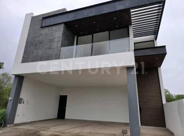 Casa · 371m² · 4 Recámaras · 3 Estacionamientos · Casa a en Venta en Carretera Nacional, Santiago, Nl