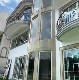 Casa · 496m² · 3 Recámaras · 3 Estacionamientos · Casa en Venta en Lomas de Tecamachalco