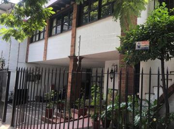 Casa · 652m² · 4 Recámaras · 4 Estacionamientos · Linda Casa