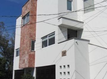 Casa · 540m² · 3 Recámaras · 4 Estacionamientos · Casa en Venta en Lomas Altas