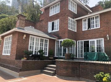 Casa · 420m² · 4 Recámaras · 3 Estacionamientos · Casa en Venta en La Herradura