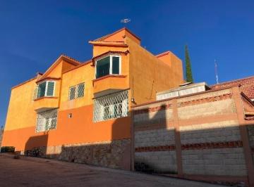 Casa · 350m² · 3 Recámaras · 3 Estacionamientos · Venta de Casa en Ixtapan de La Sal