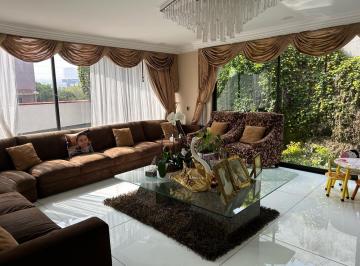 Casa · 400m² · 3 Recámaras · 2 Estacionamientos · Hermosa Casa en Venta en Paseo de La Herradura